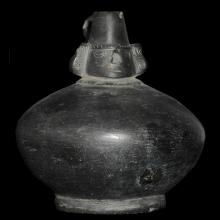 Vase anthropomorphe  engobe noir